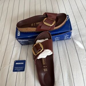 Birkenstock Slide Sandals in Chocolate leather with Gold Buckle SZ 40 NWB